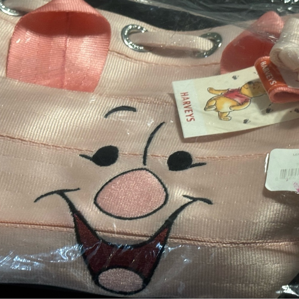 Harvey’s Disney Winnie the Pooh Piglet Bucket Bag - Picture 6 of 16